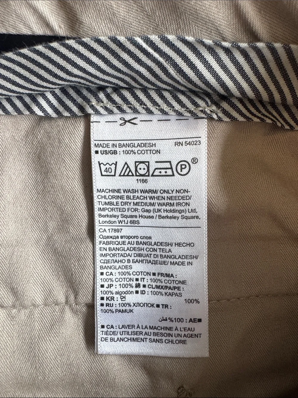 Banana Republic Men's Chinos in Light Khaki